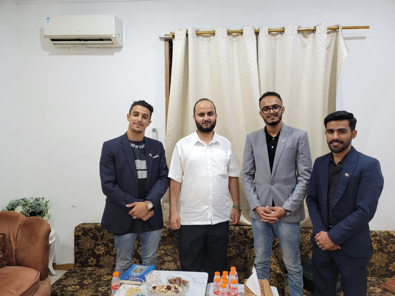 وفد اتحاد الطلاب اليمنيين يزور مبادرة بصمة إحسان