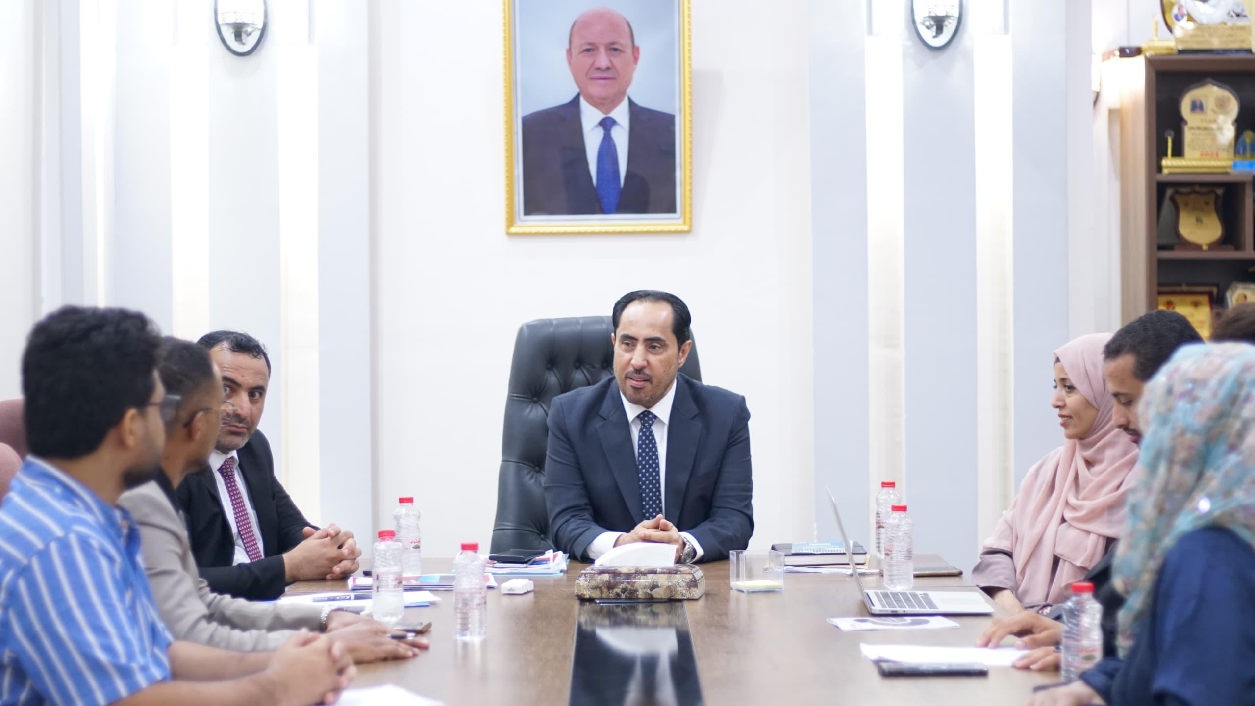  President of the Yemeni Students Union in Indonesia Participates in Delegation Visit to the Ministry of Youth and Sports