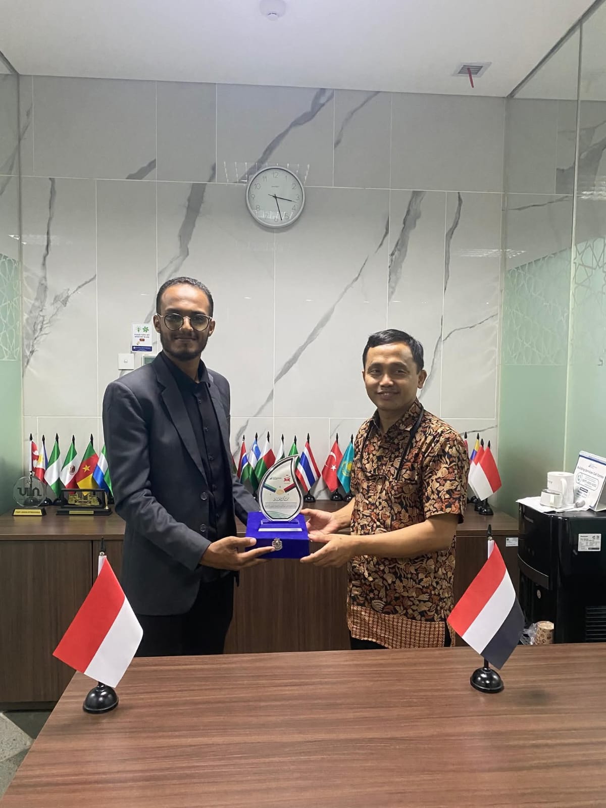  Yemeni Students Union Delegation Visits Indonesian International Islamic University